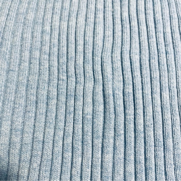 Gap, sleeveless sweater, V-neck size medium. - Picture 4 of 10